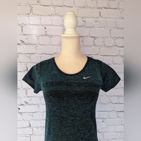Nike Dri-fit Short Sleeve Athletic Top Green Size Small - Picture 2 of 6